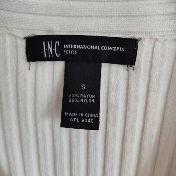 Ladies Petite SZ PS Inc Cream Surplice Neck Sweater - Picture 3 of 3